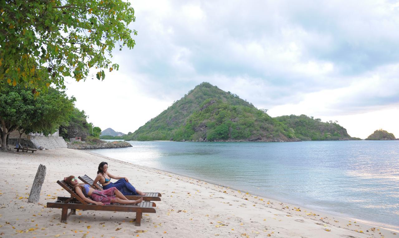 Sylvia Beach Villa Labuan Bajo Exterior foto